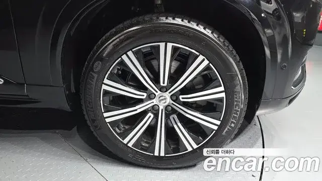 Volvo XC90 2021 — ფოტო 6/25