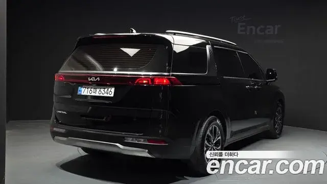 Kia Carnival 2023 — Фото 2/20