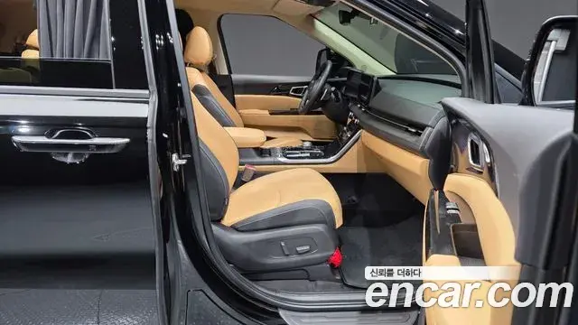 Kia Carnival 2023 — Фото 11/20