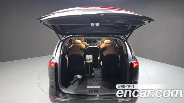 Kia Carnival 2023 — Фото 20/20