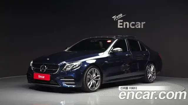 Mercedes-Benz E-Class 2019 — Photo 1/20