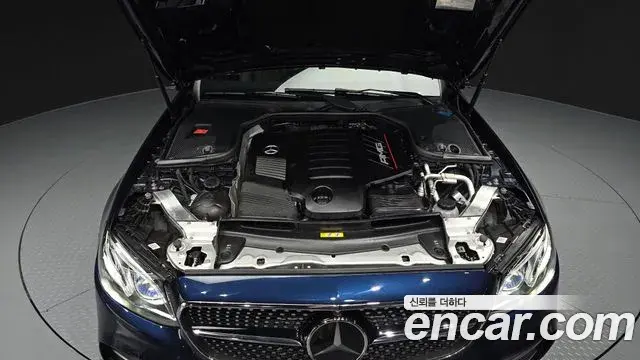 Mercedes-Benz E-Class 2019 — Photo 6/20