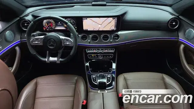 Mercedes-Benz E-Class 2019 — Photo 7/20