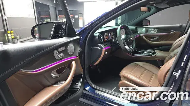 Mercedes-Benz E-Class 2019 — Photo 10/20