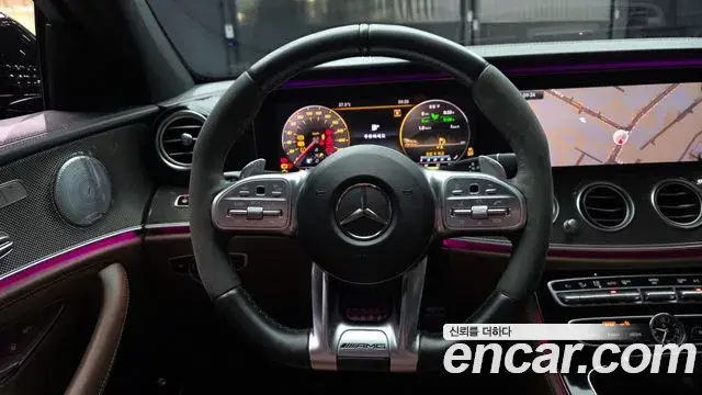 Mercedes-Benz E-Class 2019 — Photo 13/20