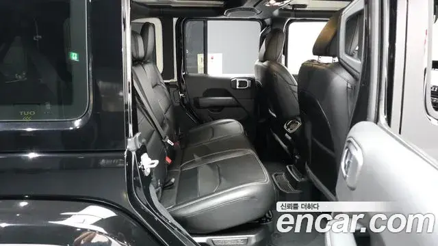 Jeep Wrangler 2022 — Photo 12/20