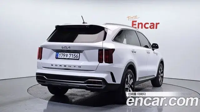 Kia Sorento 2022 — Фото 2/20