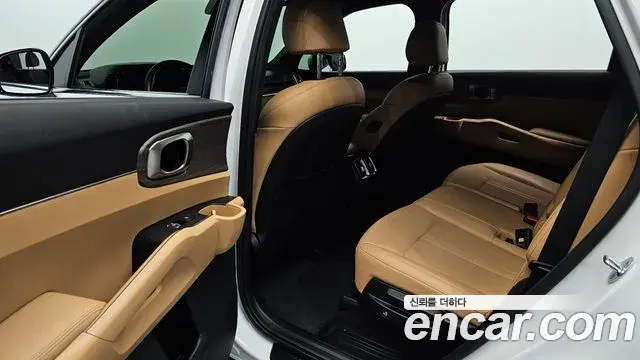 Kia Sorento 2022 — Фото 11/20