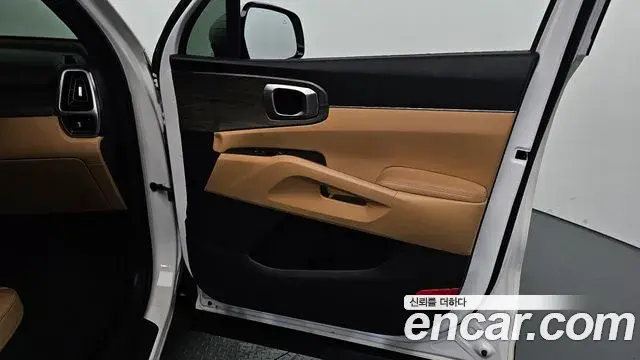 Kia Sorento 2022 — Фото 19/20