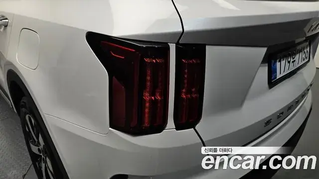 Kia Sorento 2022 — Photo 10/35