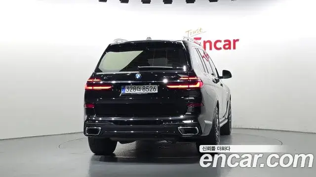 BMW X7 2024 — Photo 9/20