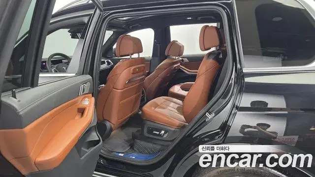 BMW X7 2024 — Photo 6/20
