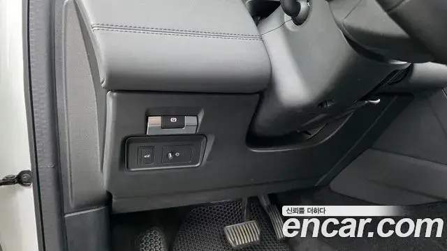 Land Rover Discovery Sport 2020 — ფოტო 21/33