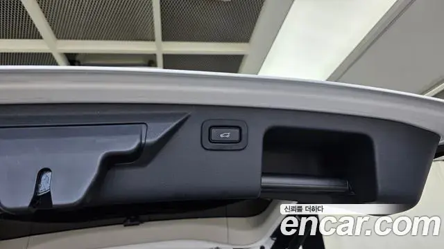 Land Rover Discovery Sport 2020 — ფოტო 19/33