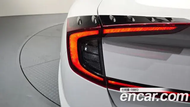 Hyundai Sonata Hybrid 2019 — Photo 21/31