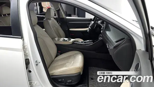 Hyundai Sonata Hybrid 2019 — Photo 24/31