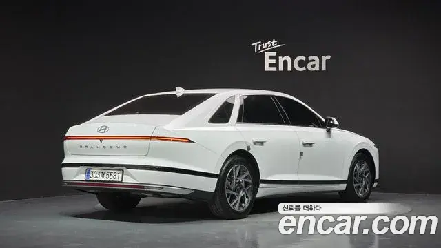 Hyundai Grandeur Hybrid 2023 — Photo 13/32