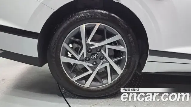 Hyundai Grandeur Hybrid 2023 — Photo 25/32