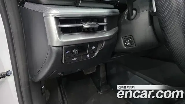 Hyundai Grandeur Hybrid 2023 — Photo 23/32