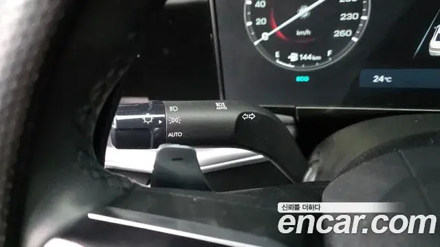 Hyundai Grandeur Hybrid 2023 — Photo 27/32