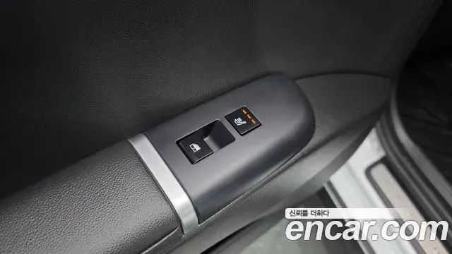 Hyundai Grandeur Hybrid 2023 — Photo 17/32