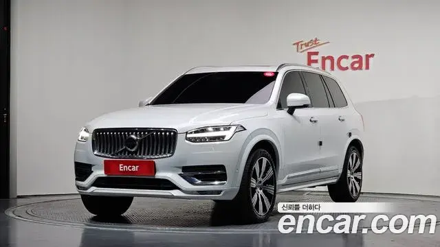 Volvo XC90 2023 — Фото 1/20