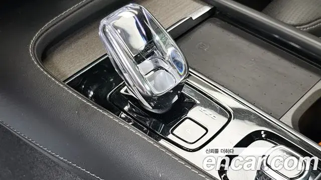 Volvo XC90 2023 — Фото 9/20