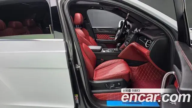 Bentley Bentayga 2018 — Şəkil 9/20