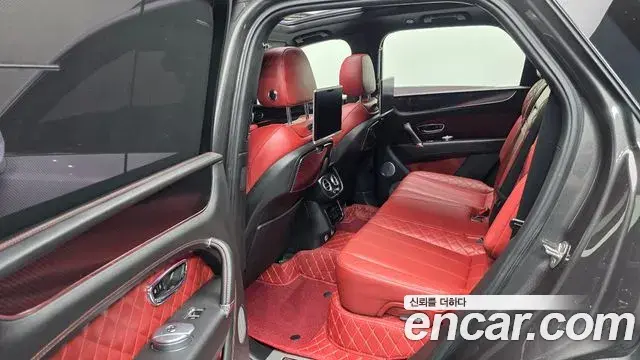 Bentley Bentayga 2018 — Şəkil 1/20