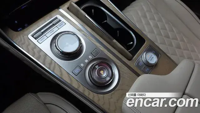 Genesis GV80 2023 — Фото 9/20