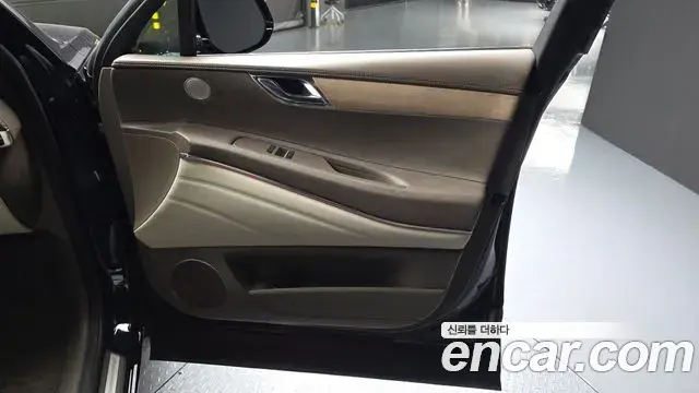 Genesis GV80 2023 — Photo 30/34