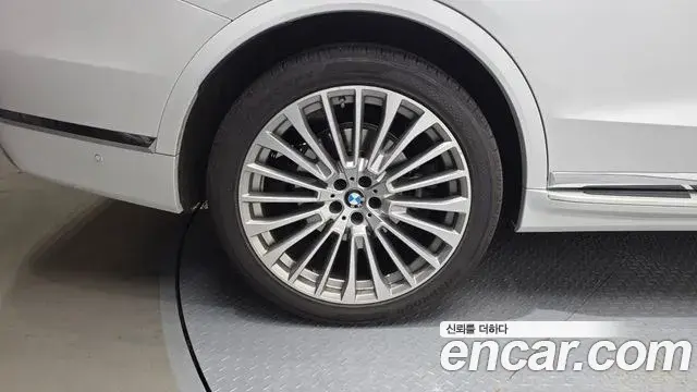 BMW X7 2023 — ფოტო 12/42