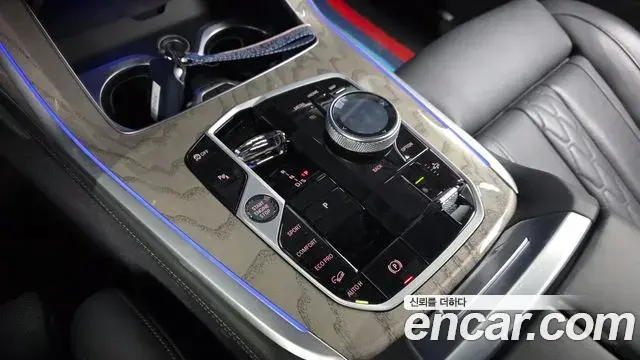 BMW X7 2023 — ფოტო 26/42