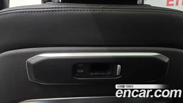 BMW X7 2023 — ფოტო 11/42