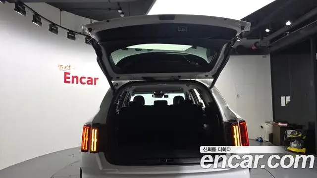 Kia Sorento 2020 — ფოტო 28/34