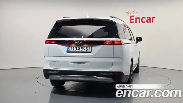 Kia Carnival 2023 — Photo 4/20