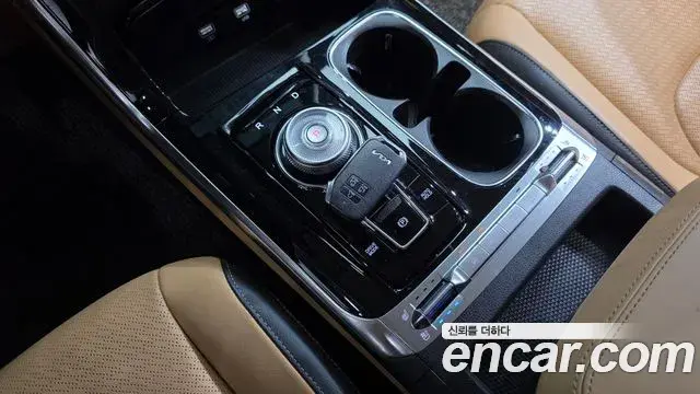 Kia Carnival 2023 — Photo 9/20