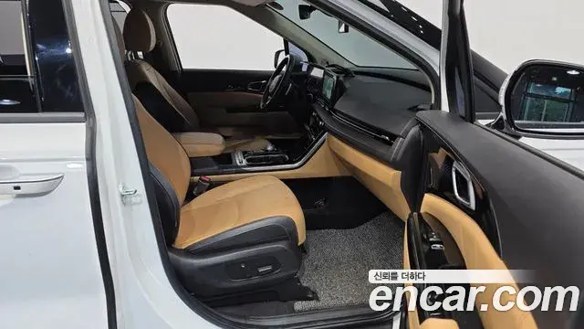 Kia Carnival 2023 — Photo 11/20