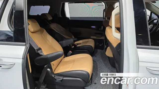 Kia Carnival 2023 — Photo 12/20