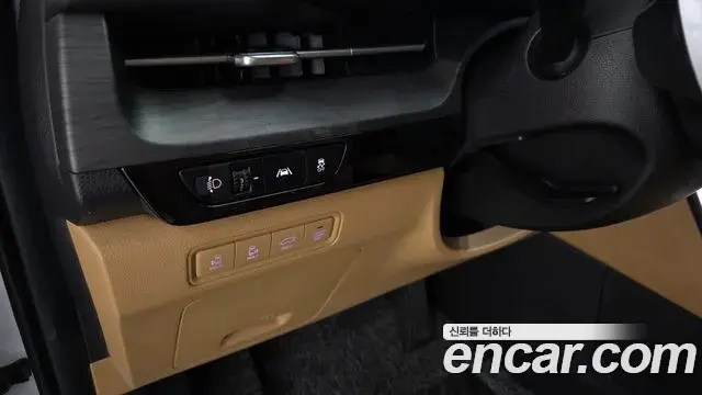 Kia Carnival 2023 — Photo 14/20