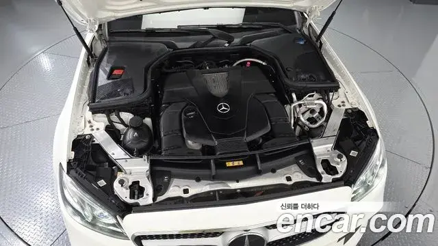 Mercedes-Benz E-Class 2020 — Şəkil 30/32