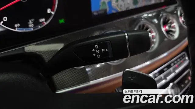 Mercedes-Benz E-Class 2020 — Şəkil 11/32