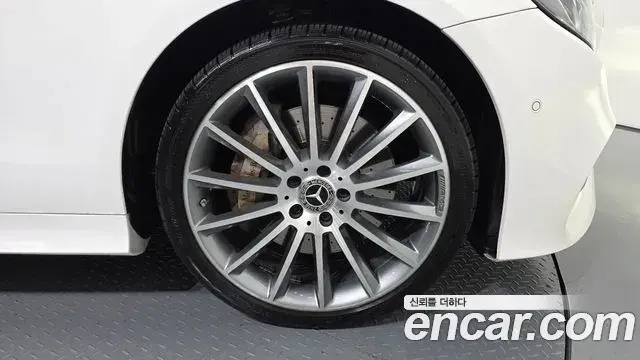 Mercedes-Benz E-Class 2020 — Şəkil 21/32