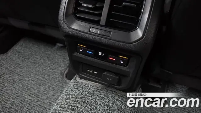 Volkswagen Tiguan 2018 — Şəkil 32/35