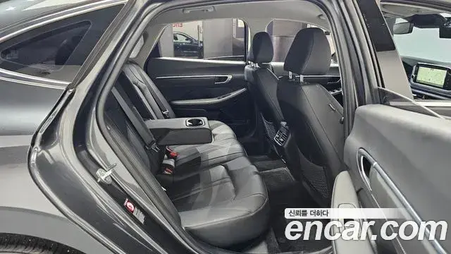 Hyundai Sonata Hybrid 2021 — ფოტო 7/30