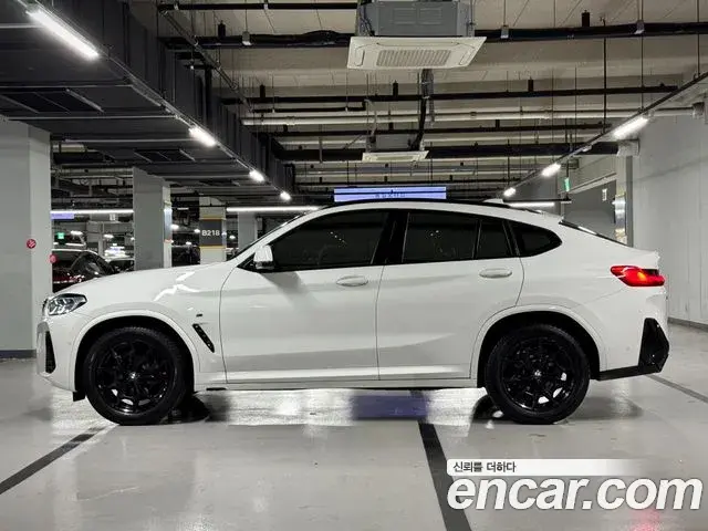 BMW X4 2022 — Фото 19/20
