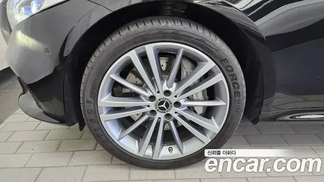 Mercedes-Benz CLS-Class 2019 — Photo 15/20