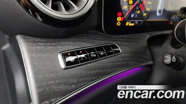 Mercedes-Benz CLS-Class 2019 — Photo 16/20