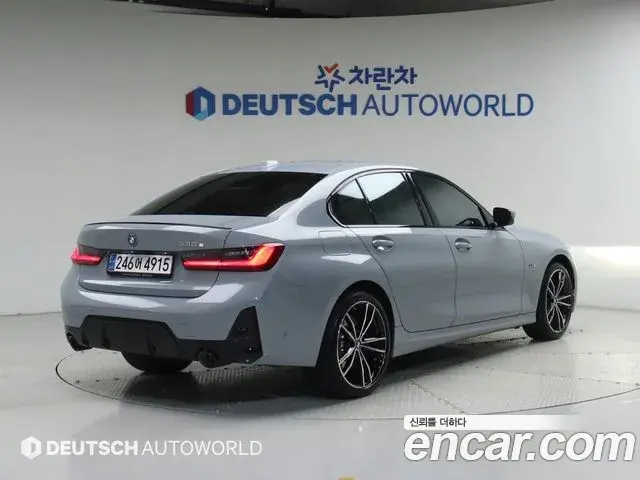 BMW 3 Series 2023 — Photo 17/20