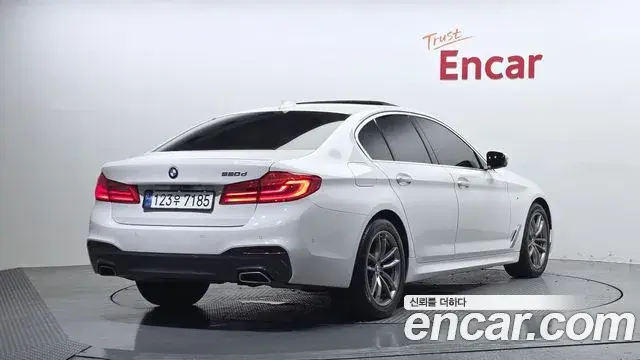 BMW 5 Series 2018 — Фото 2/20